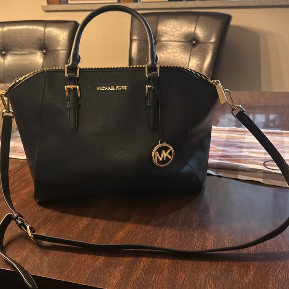 MICHAEL KORS- Black Handbag/ Like New